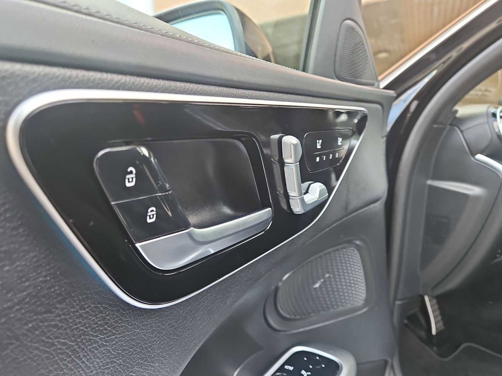 Used 2023 Mercedes-Benz C 300 Sedan image 17