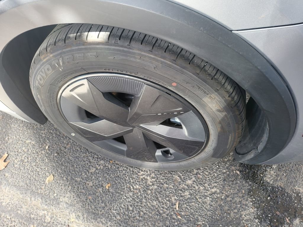 Used 2025 Toyota Prius Limited image 7