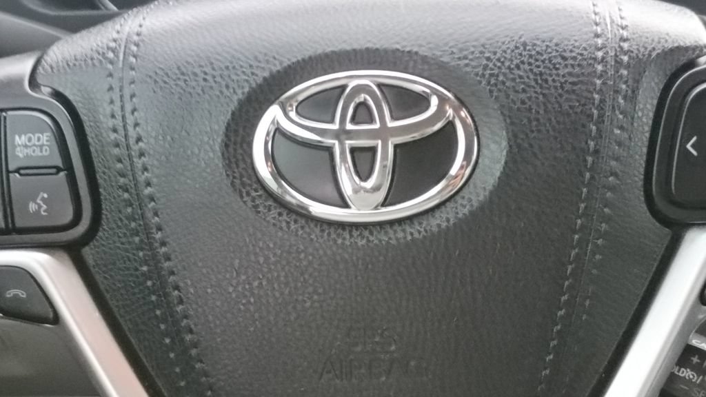 Used 2019 Toyota Highlander LE FWD image 26