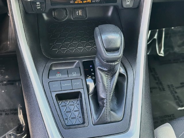 Used 2023 Toyota RAV4 XLE w/ Convenience Package FWD image 16