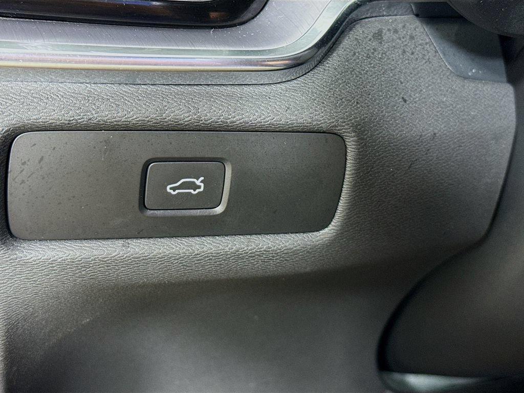 Used 2024 Volvo S60 B5 Core FWD image 10