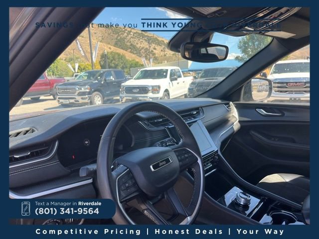 Used 2023 Jeep Grand Cherokee Altitude image 12