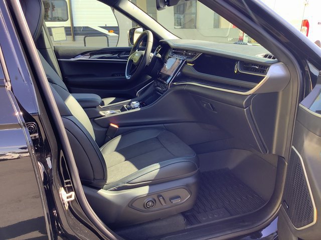 New 2024 Jeep Grand Cherokee Trailhawk AWD/4WD image 37