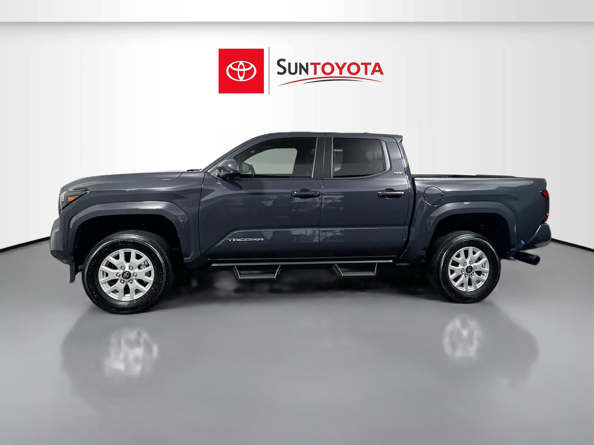 Used 2024 Toyota Tacoma SR5 w/ SR5 Upgrade Package image 7