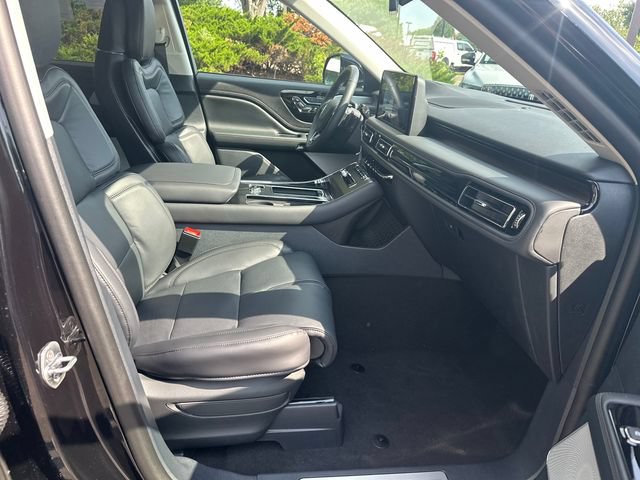 New 2026 Lincoln Aviator Reserve w/ Luxury Package RWD image 14