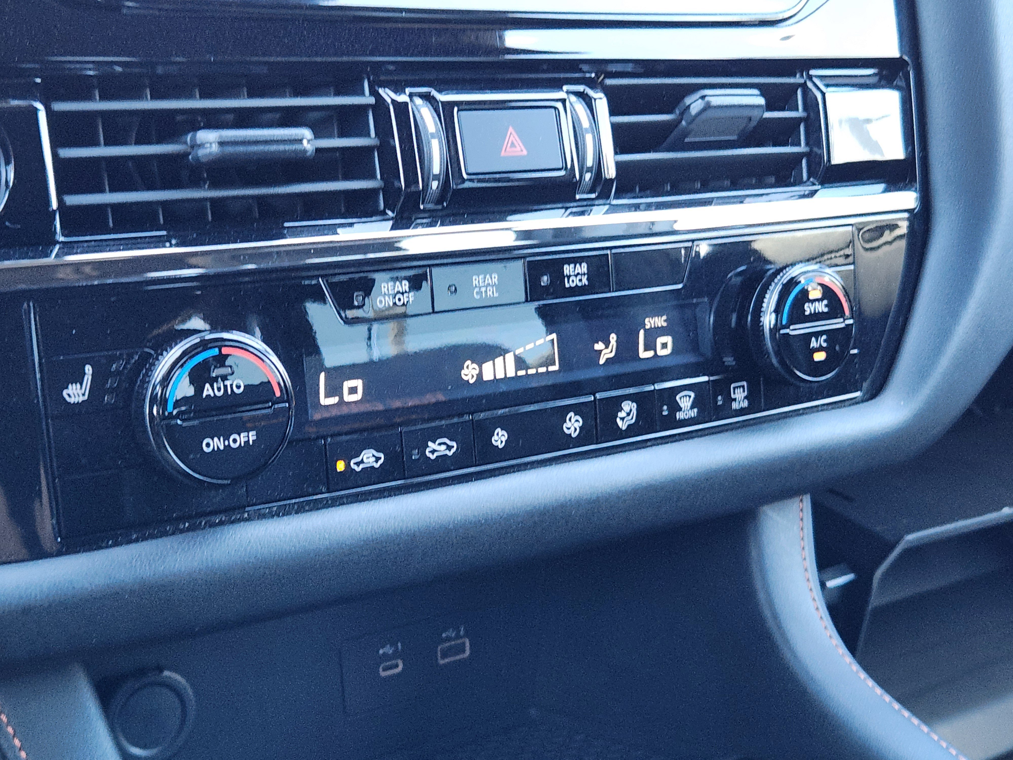 Used 2024 Nissan Pathfinder Rock Creek AWD/4WD image 12
