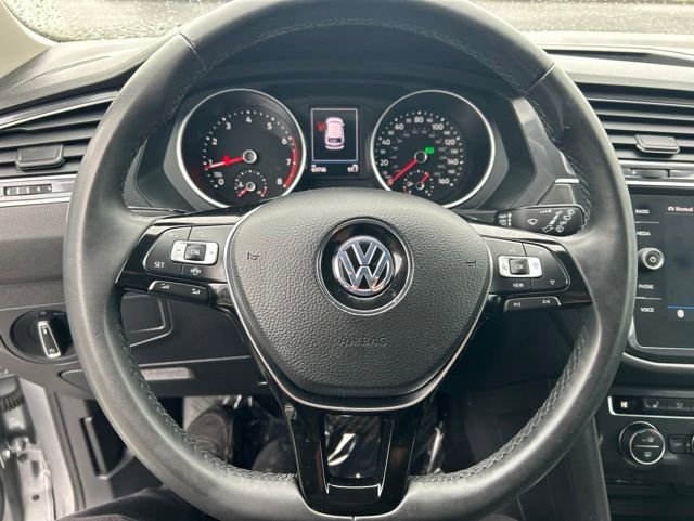 Used 2020 Volkswagen Tiguan SE w/ 3rd Row Seat Package AWD/4WD image 20