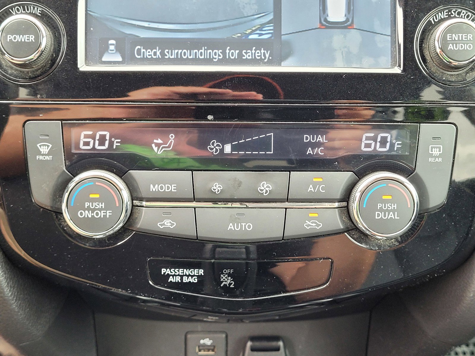 Used 2016 Nissan Rogue SL w/ SL Premium Package image 13