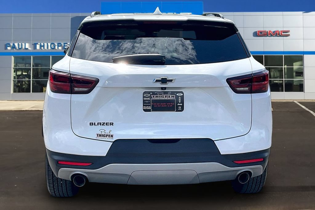 Used 2023 Chevrolet Blazer LT w/ Midnight/Sport Edition FWD image 5