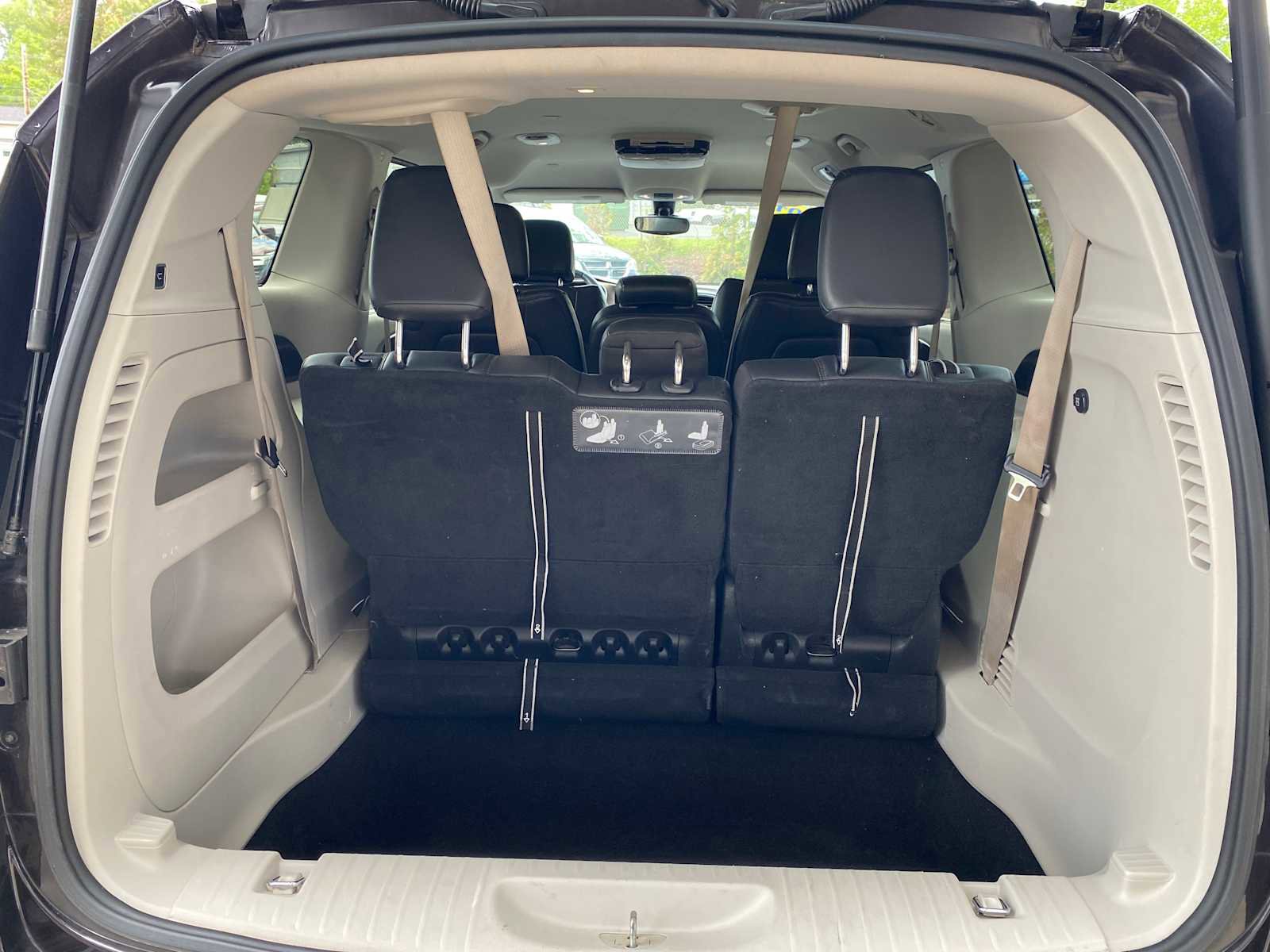 Used 2017 Chrysler Pacifica Touring-L FWD image 34
