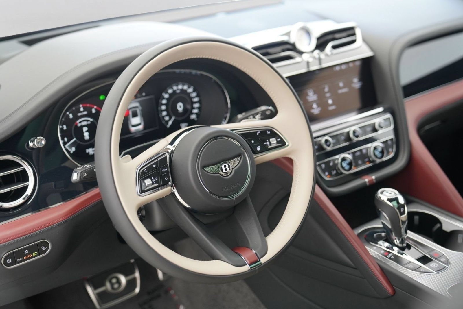 New 2026 Bentley Bentayga Extended Wheelbase AWD/4WD image 11