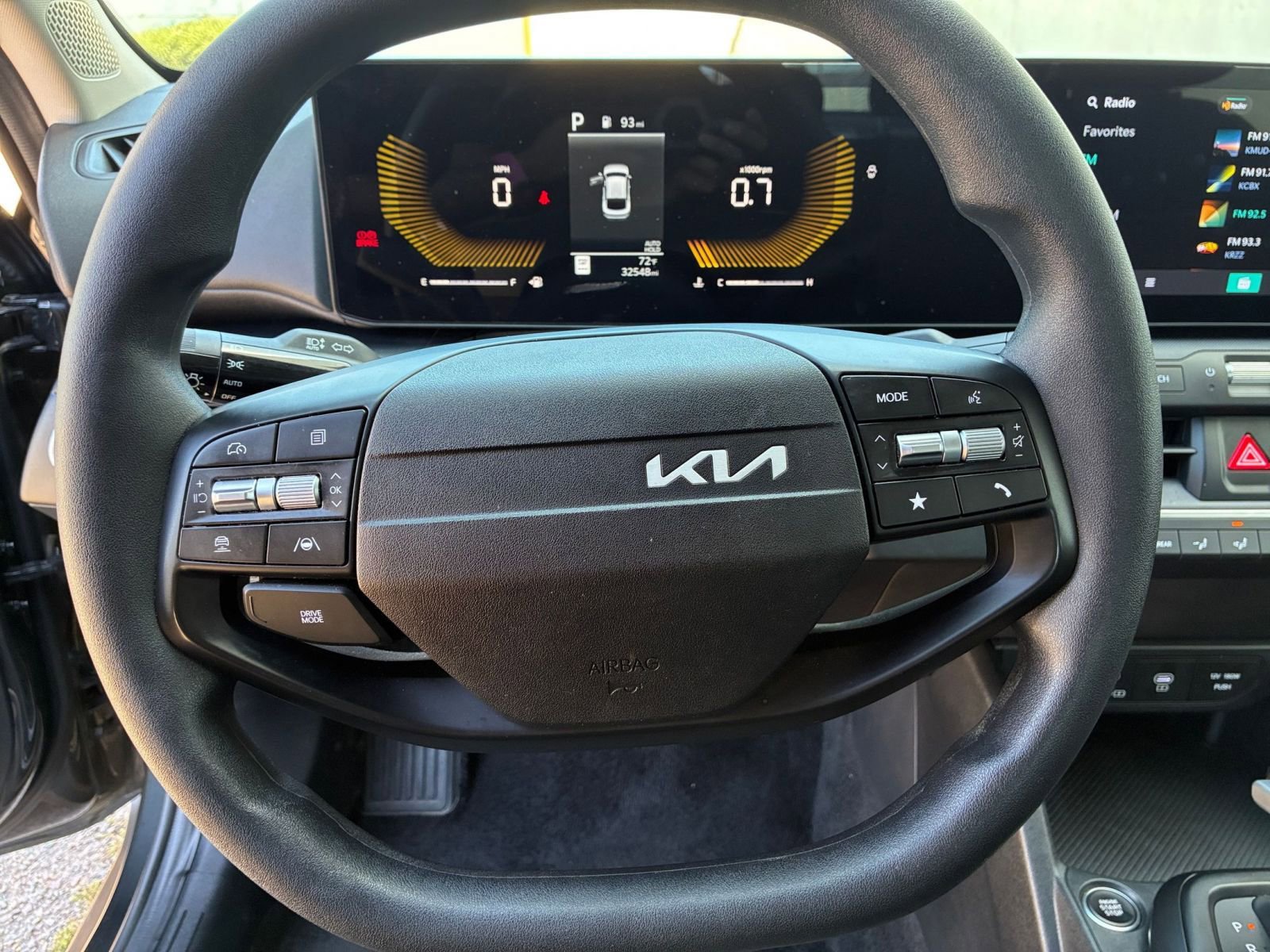 Used 2025 Kia K4 LXS image 27