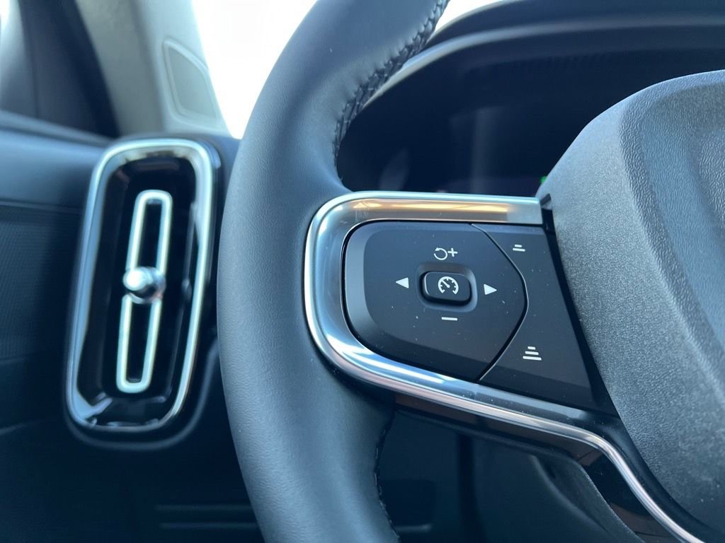 New 2026 Volvo XC40 B5 Plus w/ Protection Package Premier AWD/4WD image 13