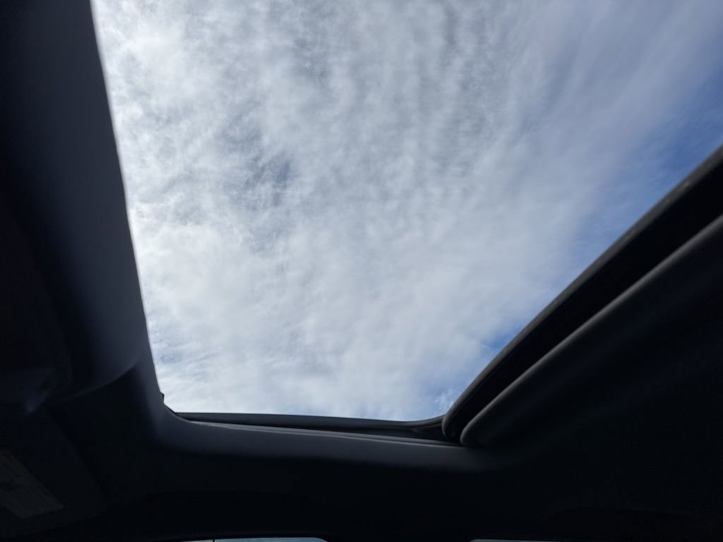 Used 2020 Cadillac Escalade Luxury w/ LPO, Radiant Package image 16