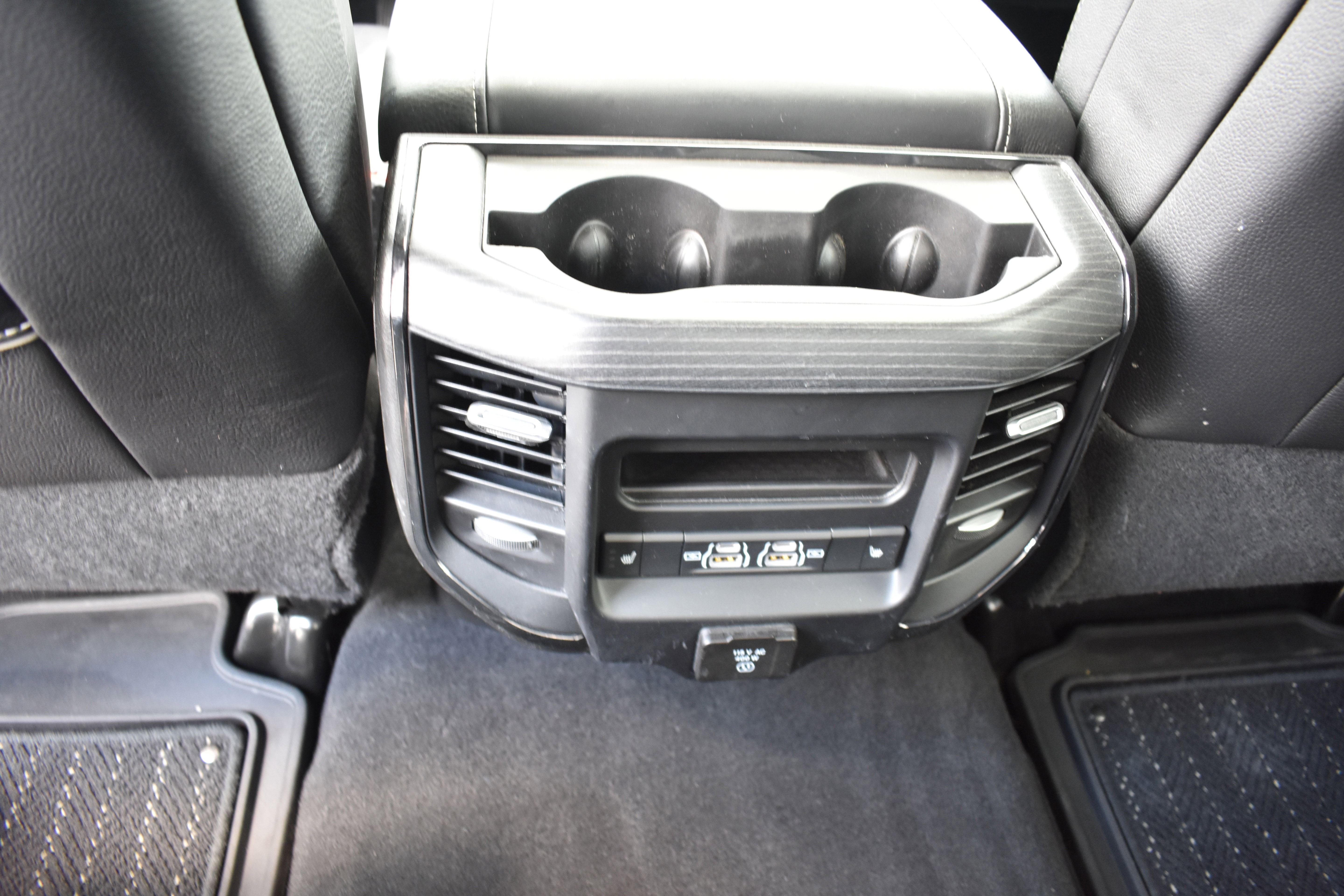 Used 2024 RAM 2500 Limited AWD/4WD image 28