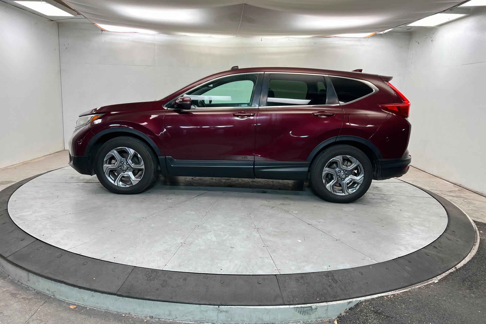 Used 2018 Honda CR-V EX-L image 2