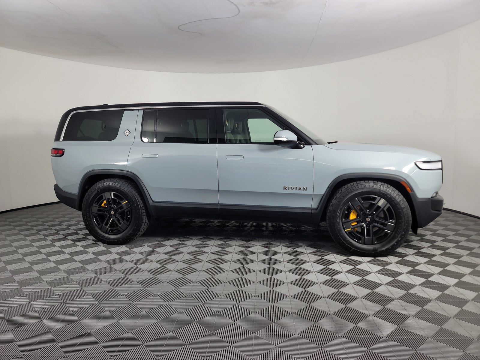 Used 2023 Rivian R1S Adventure Quad AWD/4WD image 6