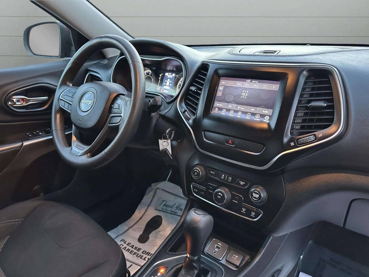 Used 2019 Jeep Cherokee Latitude w/ Popular Appearance Group FWD image 23