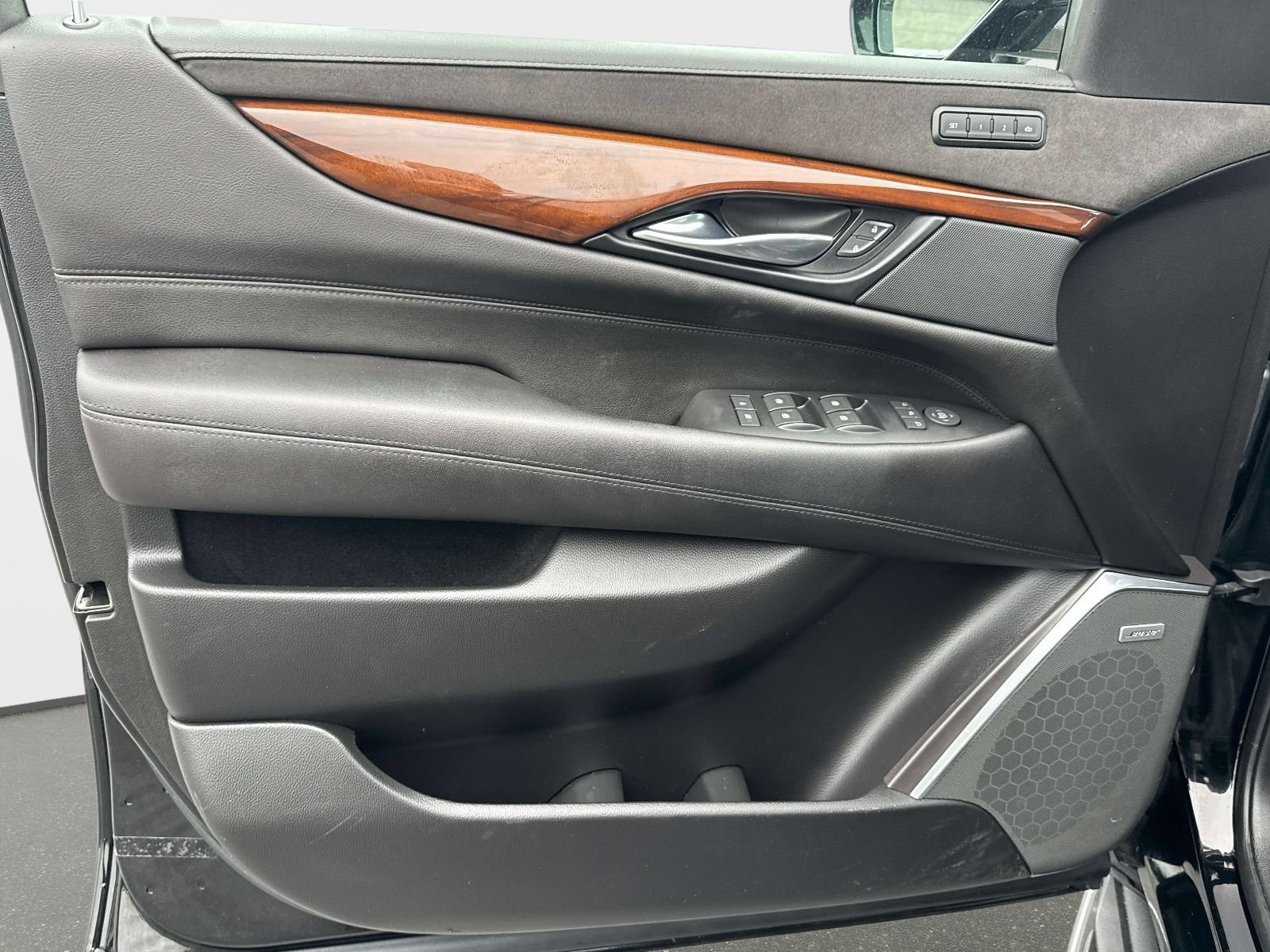 Used 2019 Cadillac Escalade Luxury AWD/4WD image 23