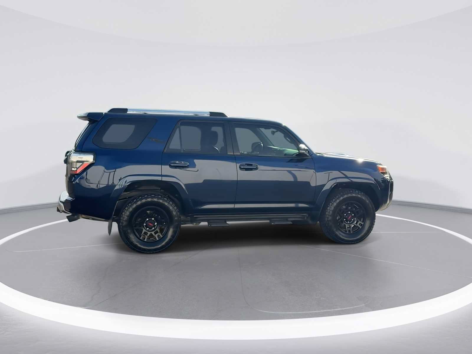 Certified 2018 Toyota 4Runner TRD Off-Road Premium AWD/4WD image 8