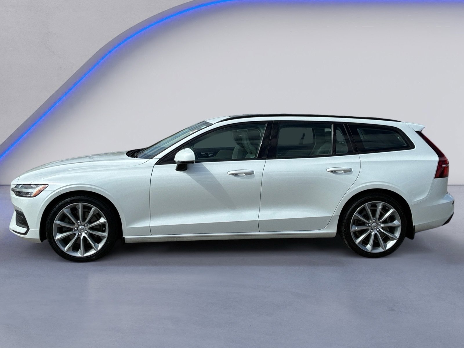 Used 2020 Volvo V60 T5 Momentum w/ Premium Package FWD image 7