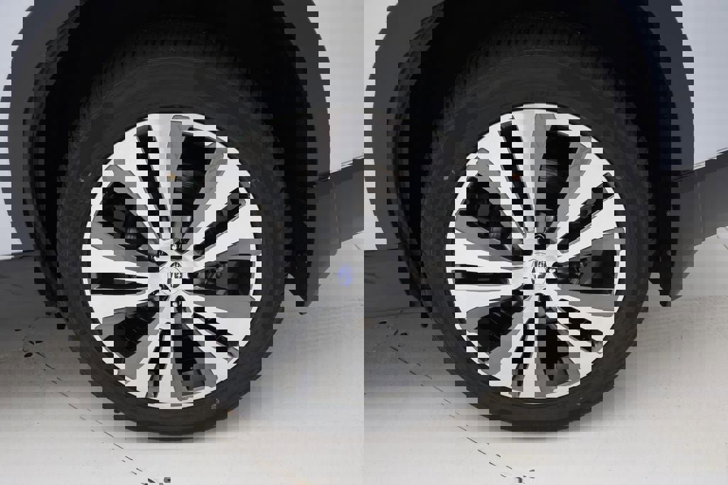 Used 2022 Subaru Ascent Limited w/ Technology Package image 10