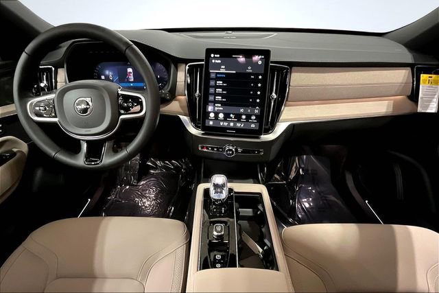 New 2026 Volvo XC90 B6 Plus w/ Protection Package image 6