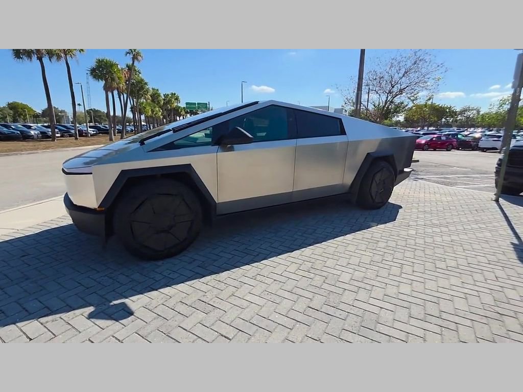 Used 2024 Tesla Cybertruck AWD Crew Cab image 45