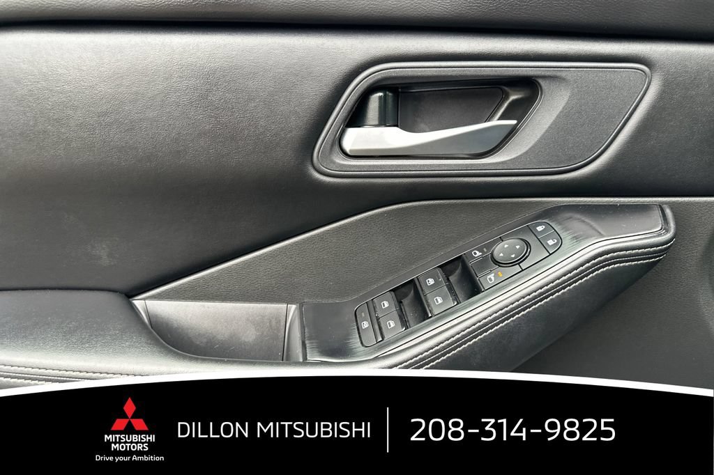 Used 2025 Nissan Rogue SV AWD/4WD image 14