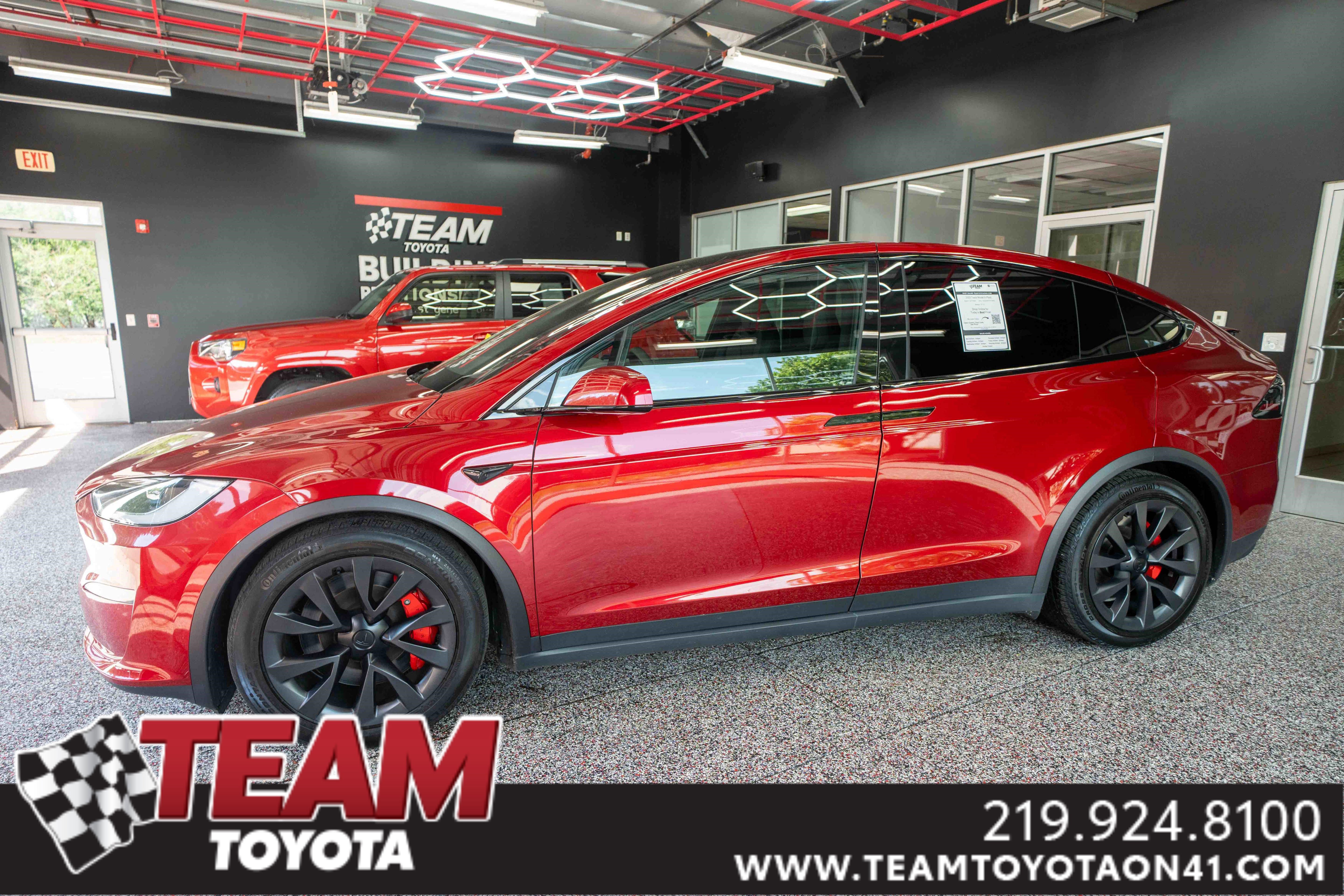 Used 2023 Tesla Model X Plaid image 1