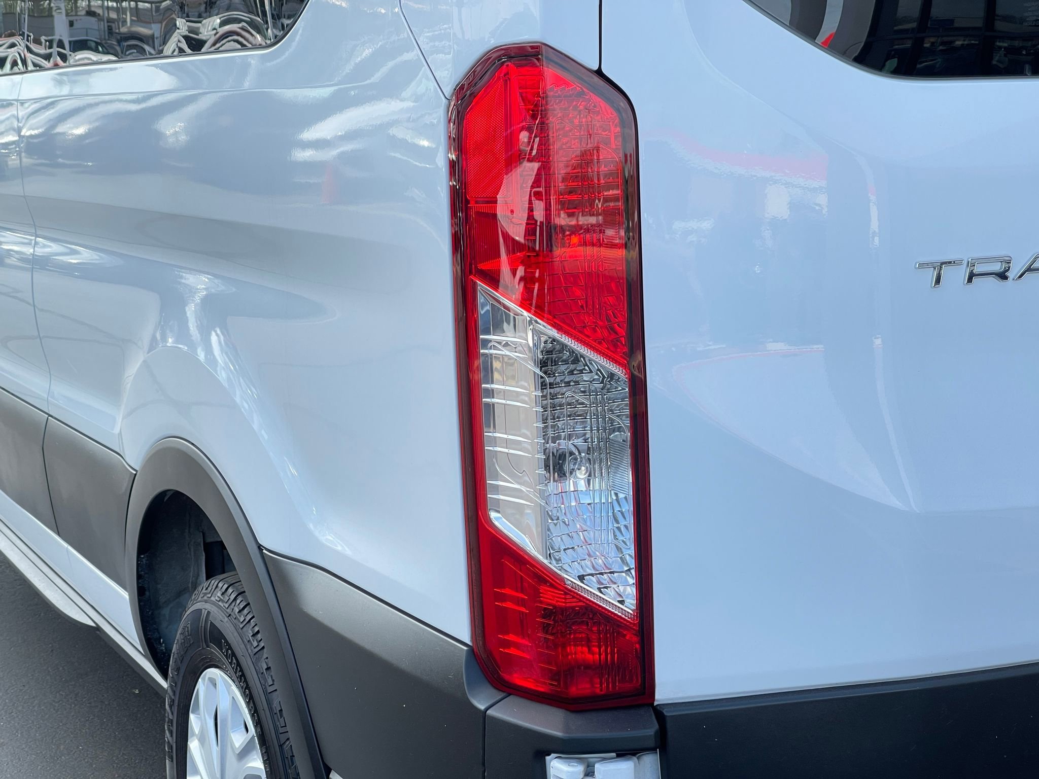 Used 2022 Ford Transit 350 XLT image 31