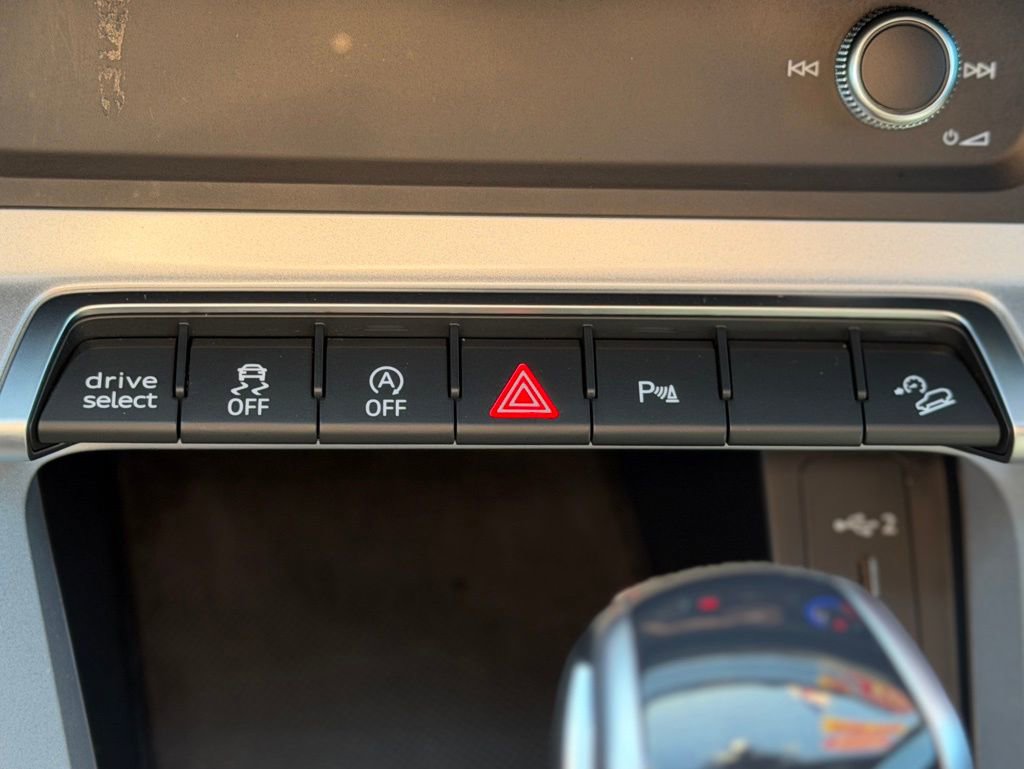 Used 2025 Audi Q3 2.0T Premium image 15