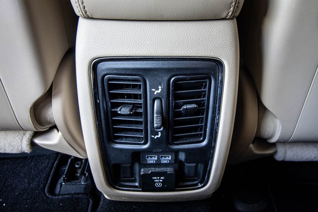 Used 2020 Jeep Grand Cherokee Limited image 28