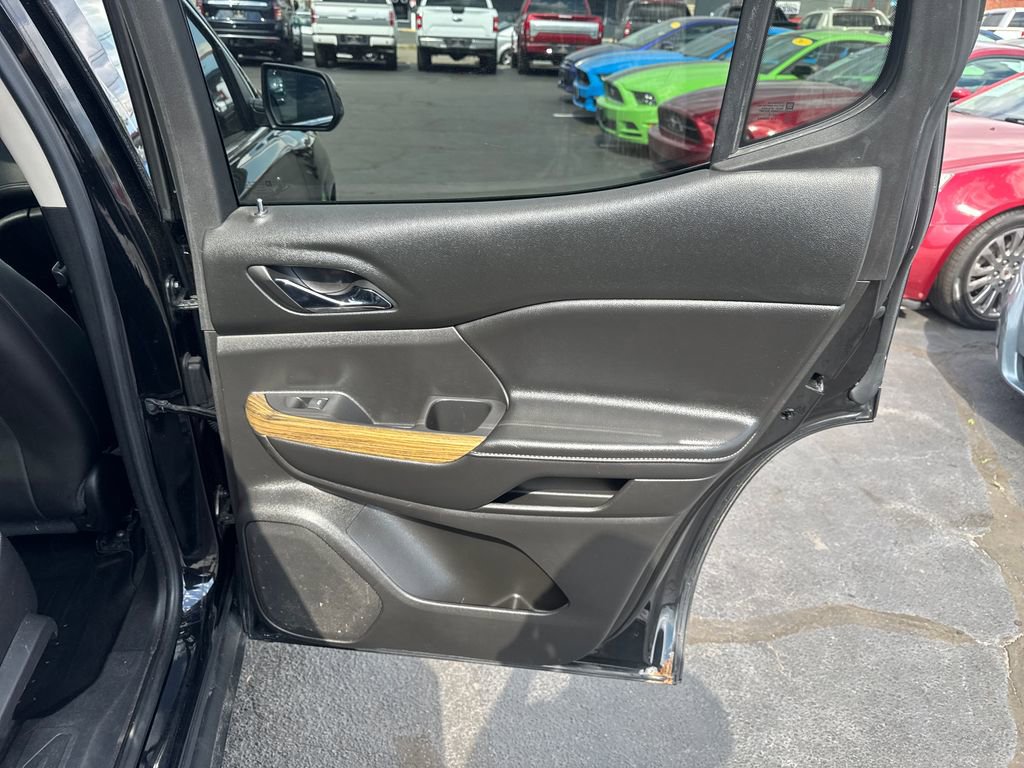 Used 2019 GMC Acadia Denali w/ Technology Package AWD/4WD image 37