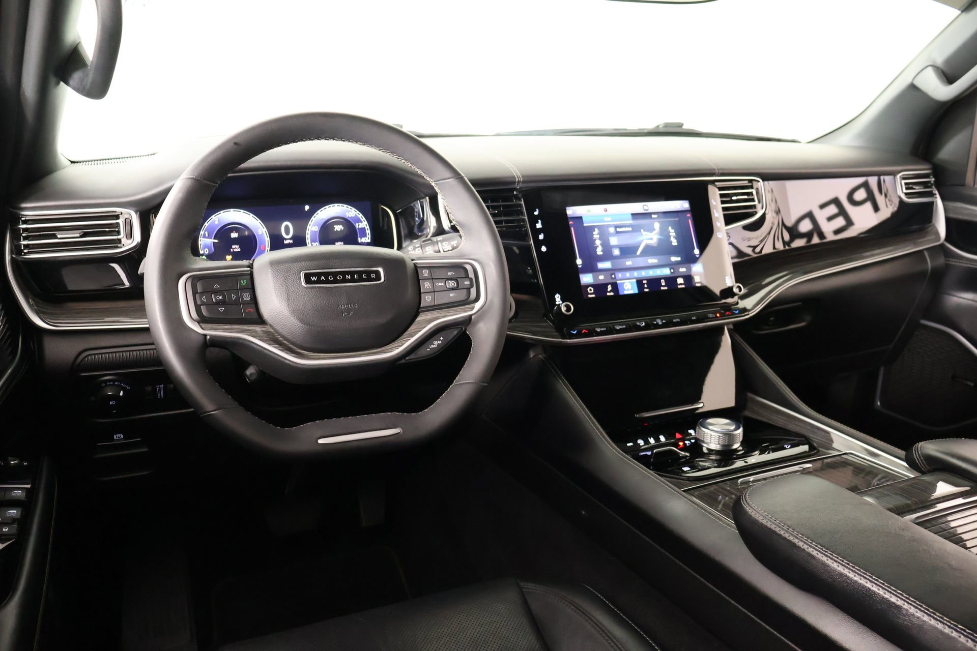 Used 2022 Jeep Wagoneer Series III w/ Convenience Group I image 2