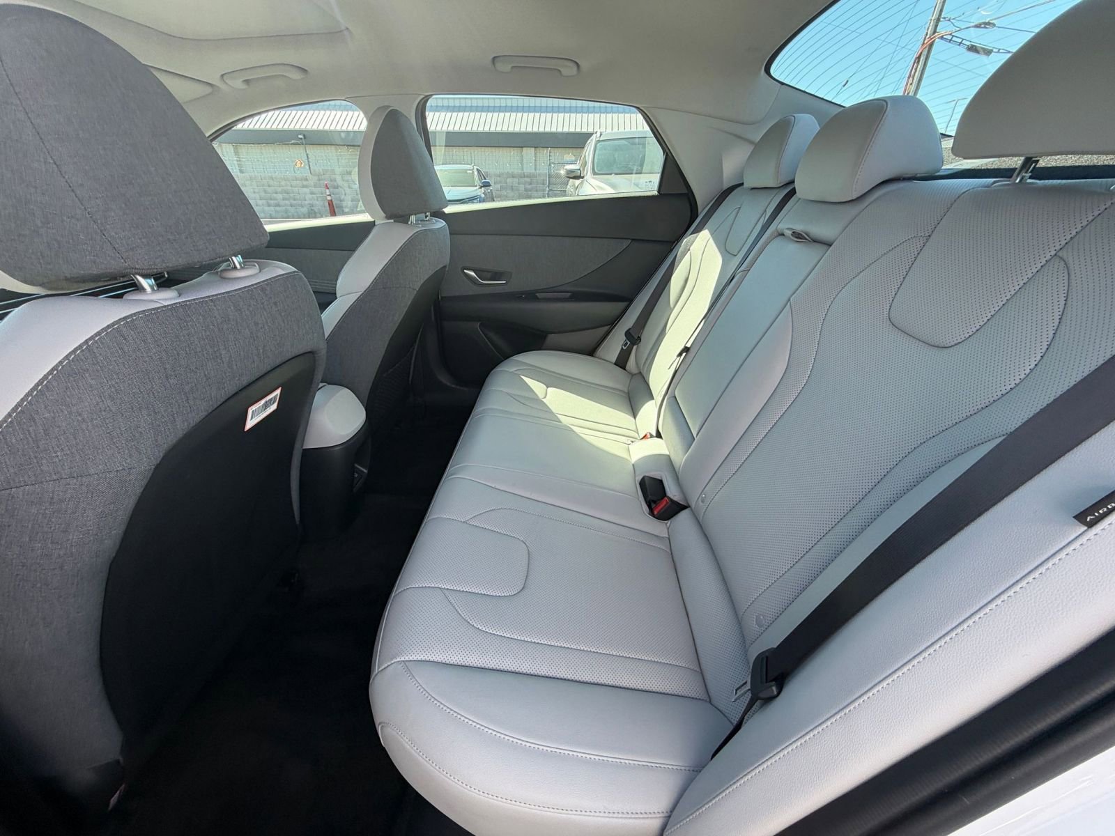 Used 2025 Hyundai Elantra Limited FWD image 27