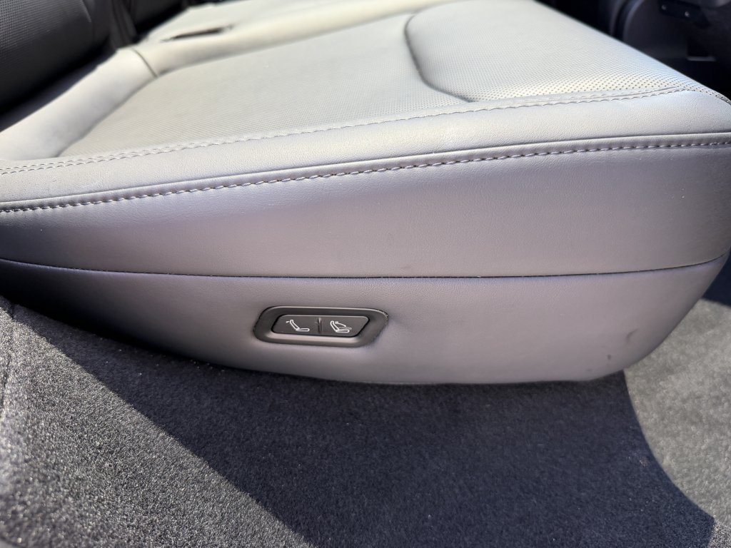 Used 2026 Tesla Model Y Long Range RWD image 44