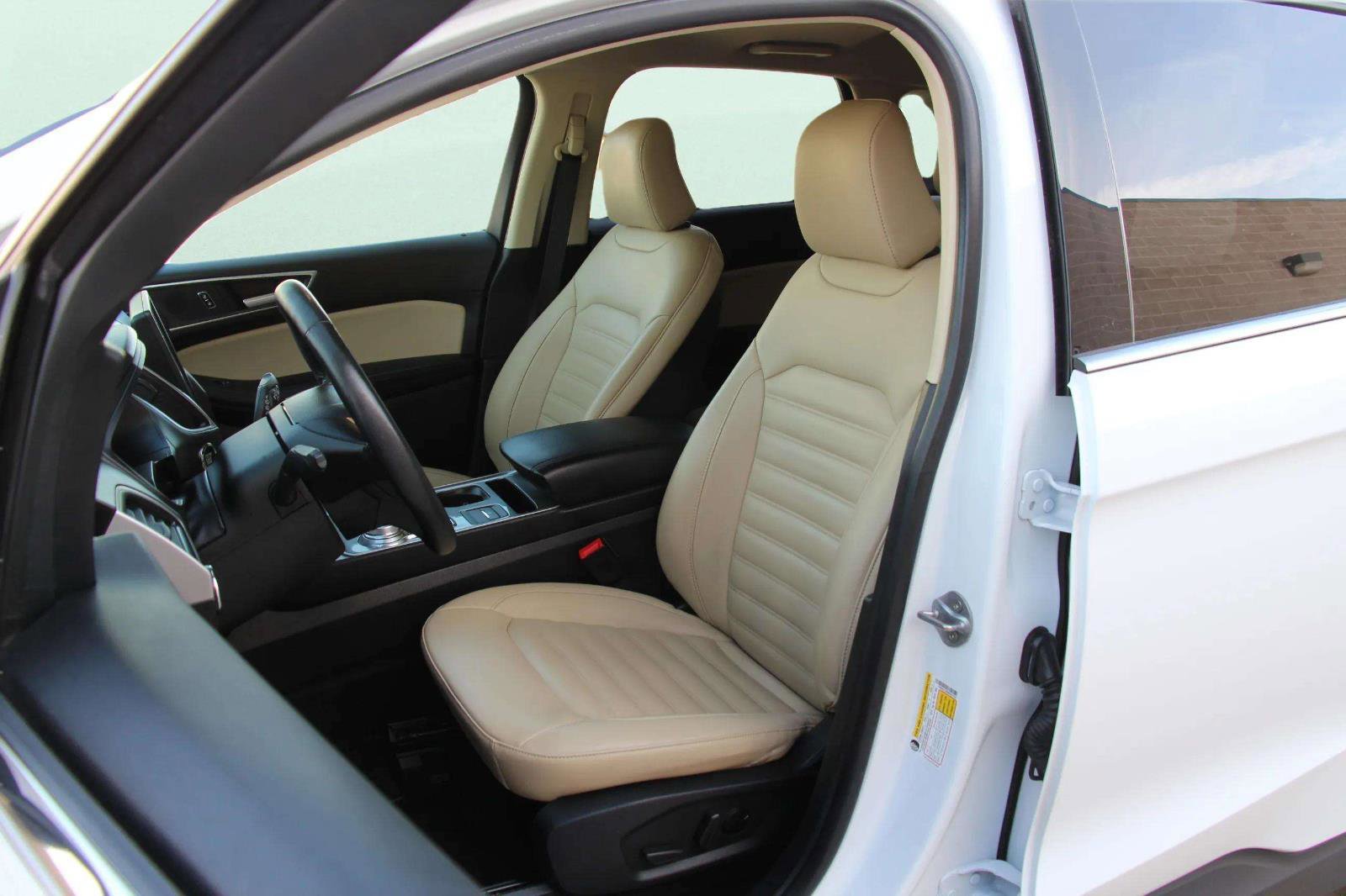 Used 2024 Ford Edge SEL image 12