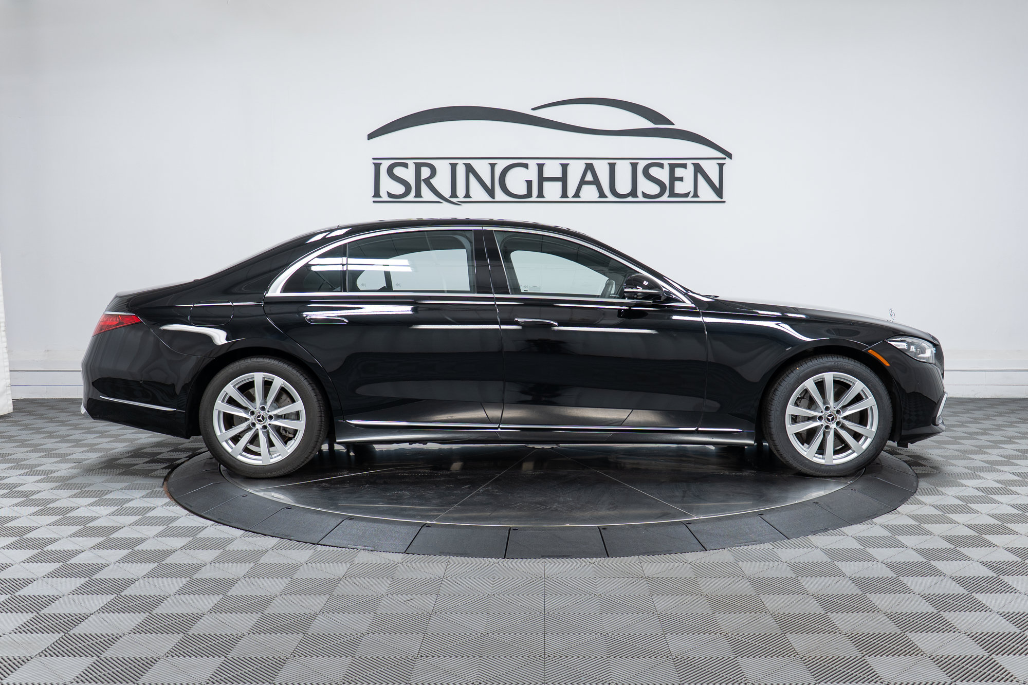 Certified 2023 Mercedes-Benz S 500 4MATIC w/ 3D Technology Package image 4