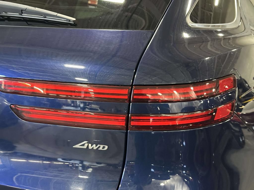 Used 2022 Genesis GV70 2.5T w/ Select Package AWD/4WD image 10
