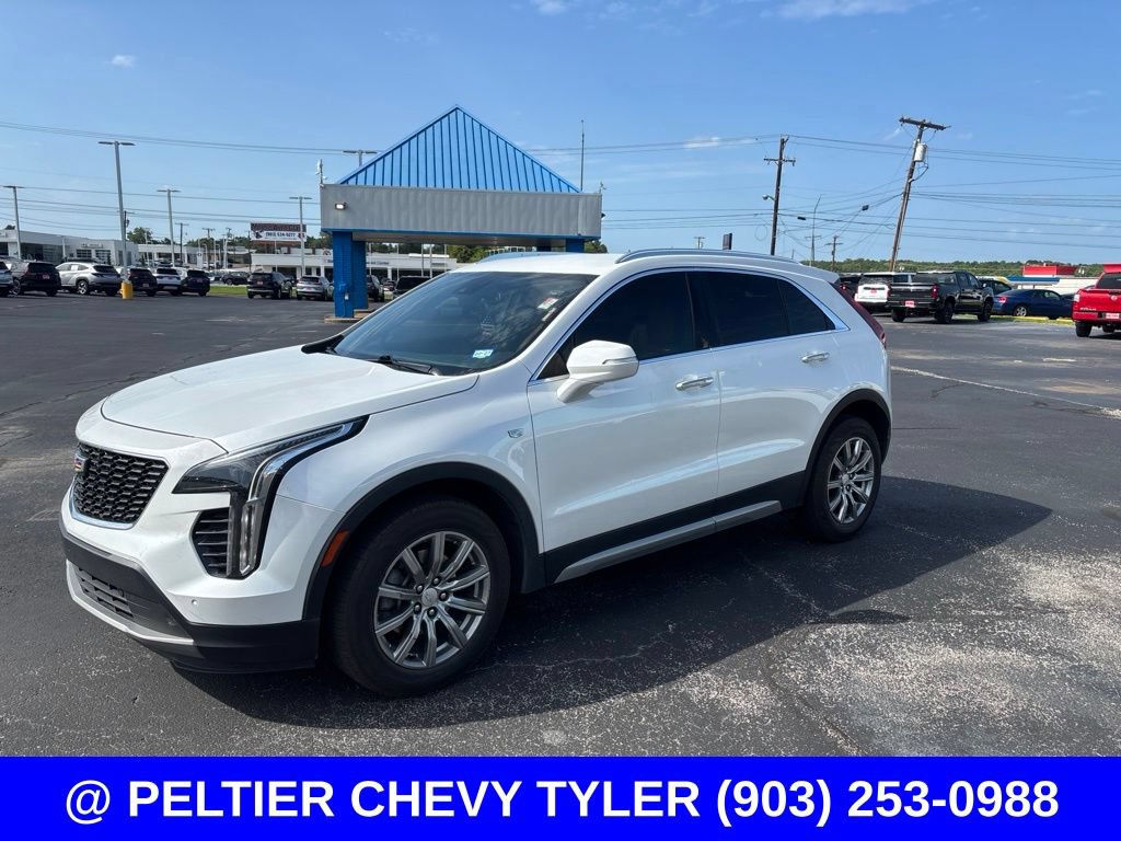 Used 2021 Cadillac XT4 Premium Luxury FWD image 3