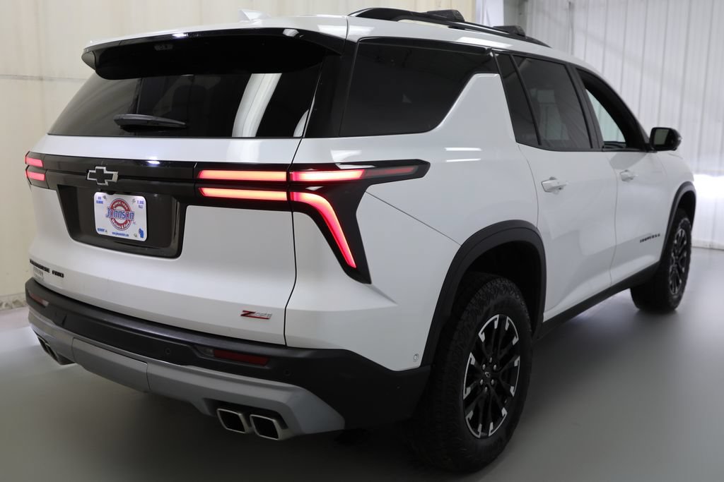 Used 2024 Chevrolet Traverse Z71 w/ Enhanced Driving Package AWD/4WD image 16