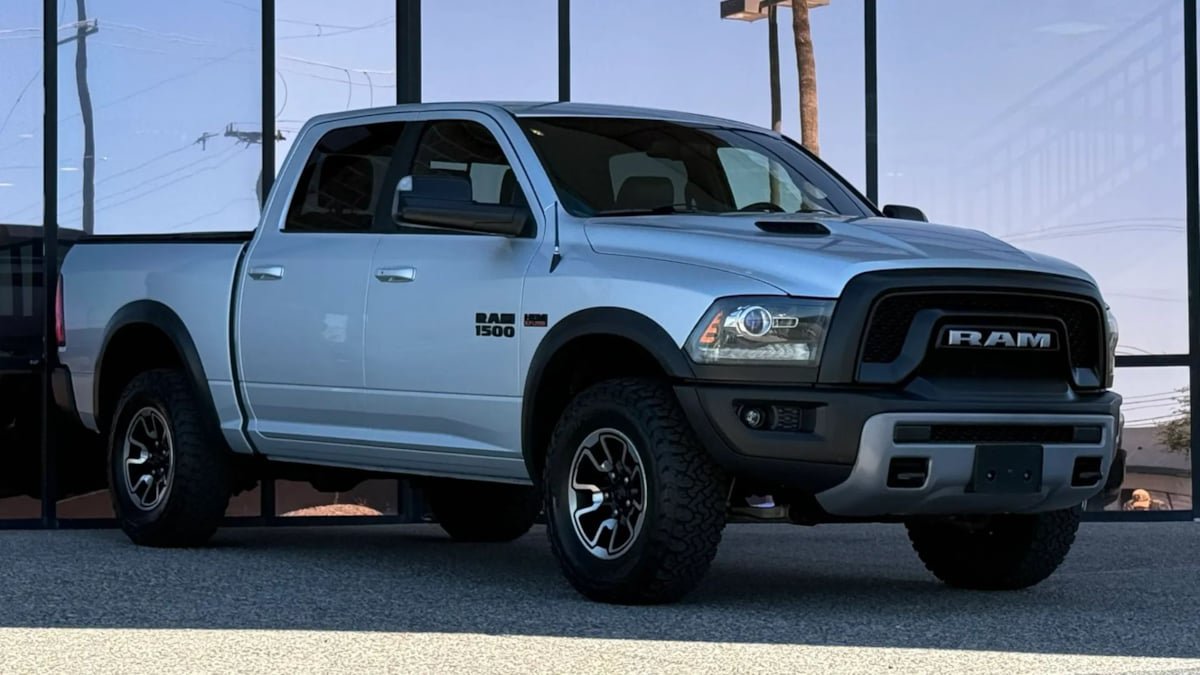 Used 2016 RAM 1500 Rebel w/ Luxury Group AWD/4WD image 18