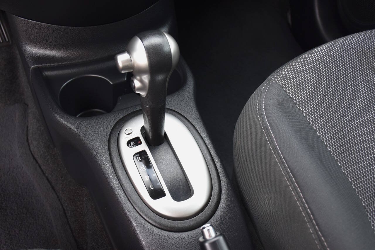 Used 2014 Nissan Versa SV FWD image 20