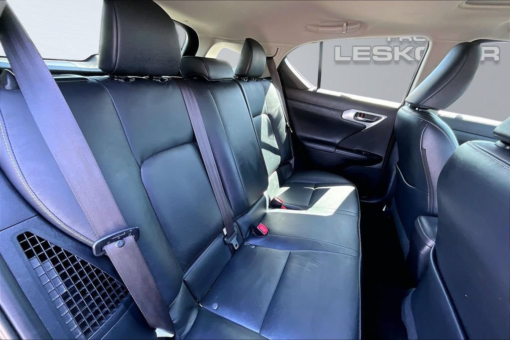 Used 2012 Lexus CT 200h Premium w/ Leather Pkg FWD image 27