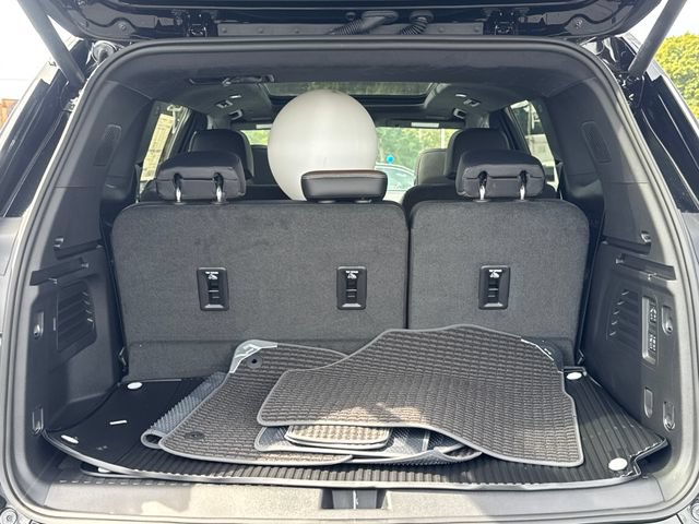 New 2027 GMC Acadia Denali Ultimate w/ LPO, Floor Liner Package FWD image 13