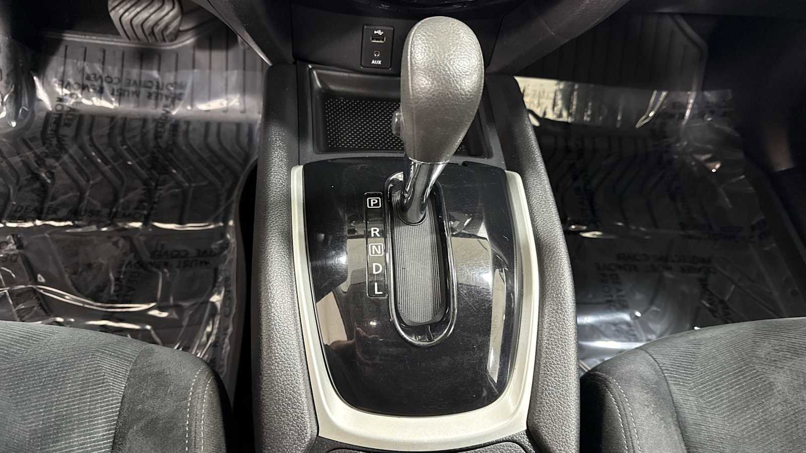 Used 2016 Nissan Rogue SV w/ SV Premium Package image 22