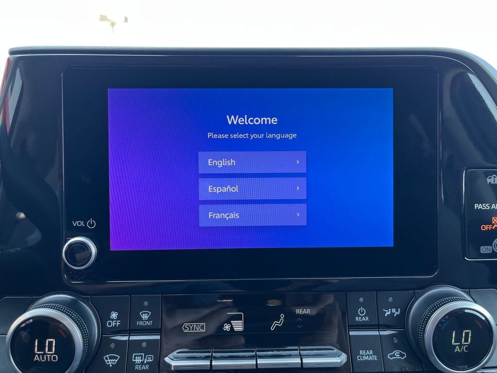 Certified 2023 Toyota Highlander L image 22