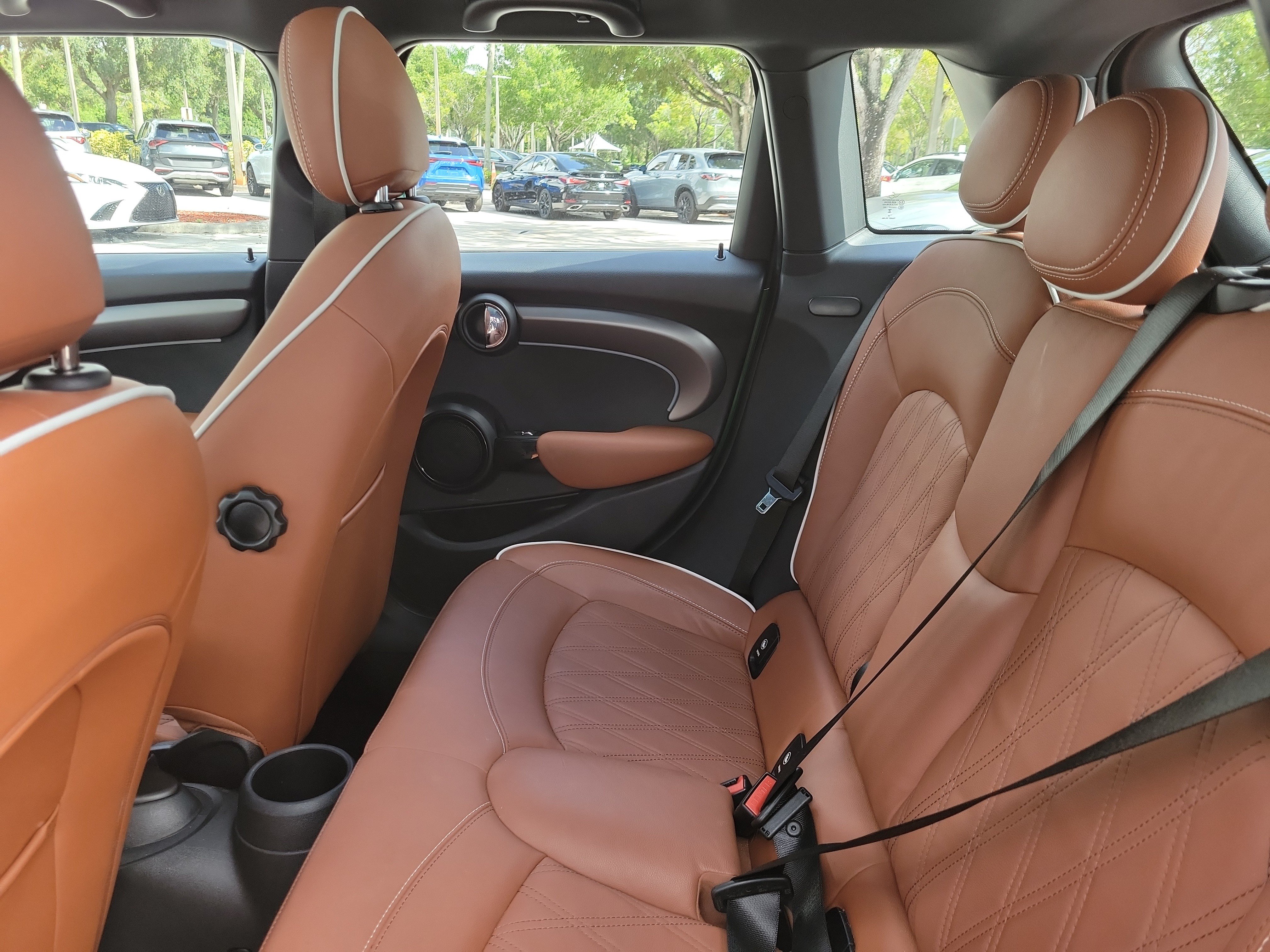 Certified 2024 MINI Cooper 4-Door Hardtop FWD image 7