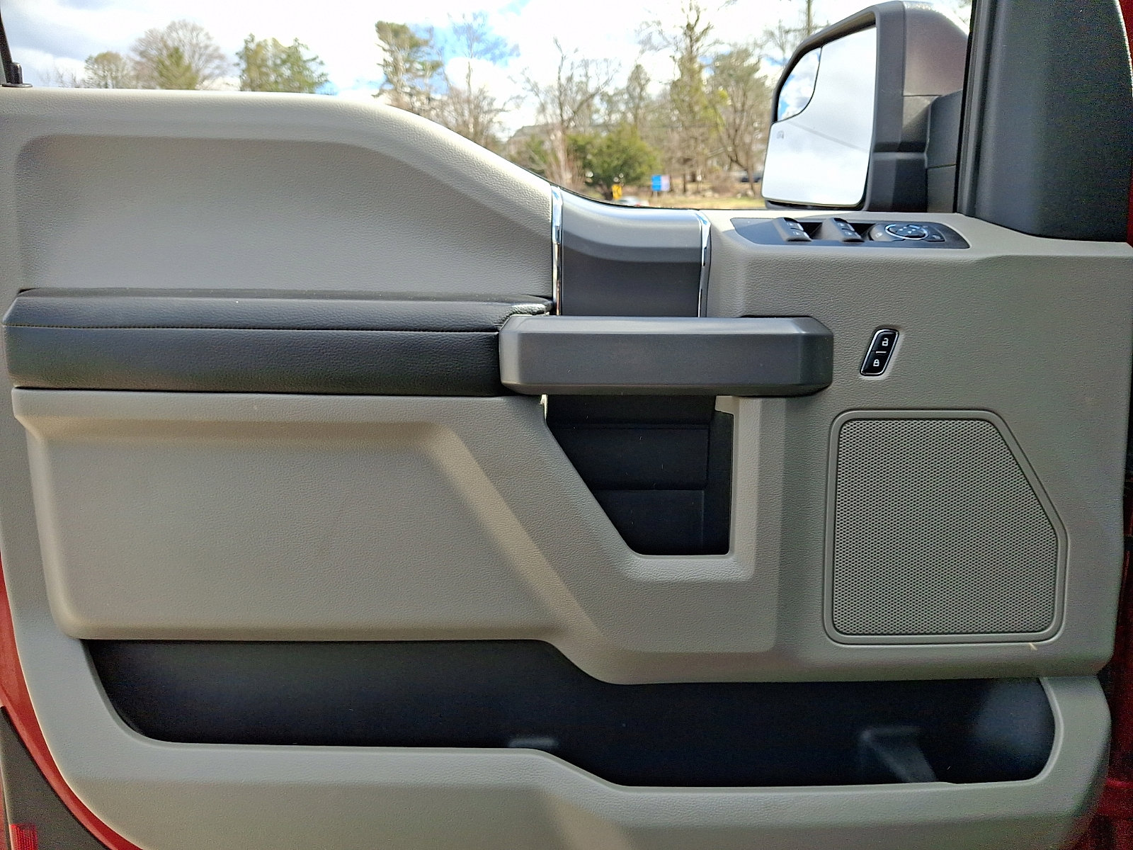 Used 2016 Ford F150 XLT w/ Equipment Group 302A Luxury image 13